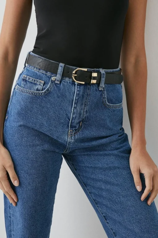 Ankle Grazer Straight Jean