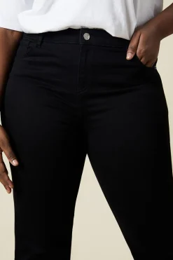 Curve Flare Jean