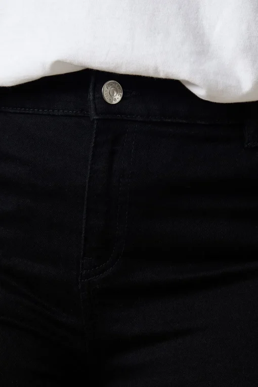 Curve Flare Jean