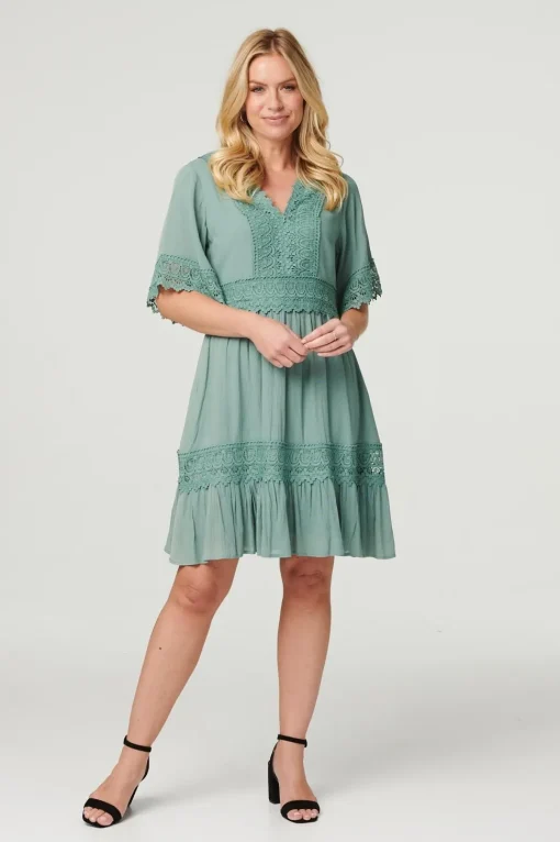 Lace Detail 1/2 Sleeve Short Dress