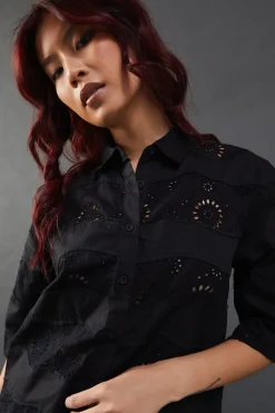 Lace Mix Scallop Hem Crop Shirt