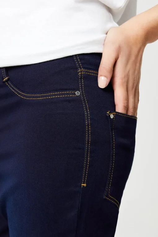 Petite Skinny Ankle Grazer Jeans