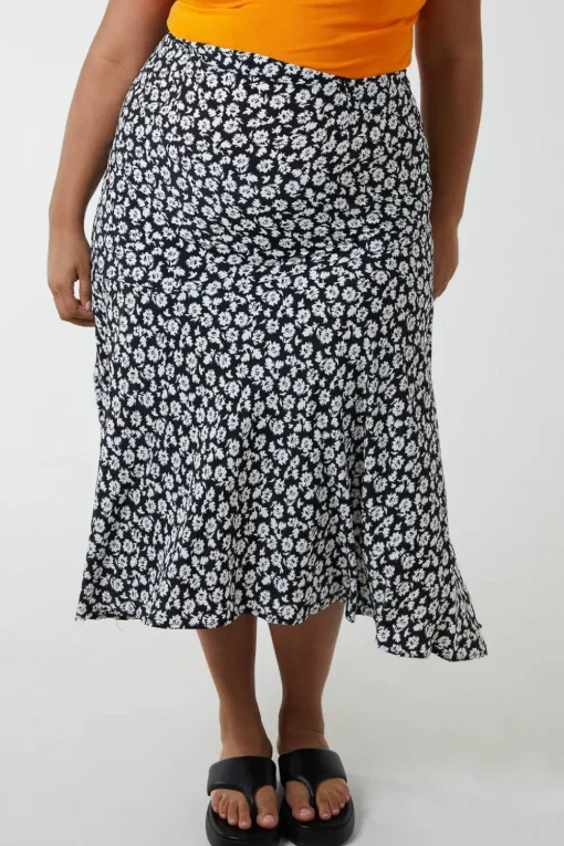 Plus Size Asymmetric Seam Midi Skirt
