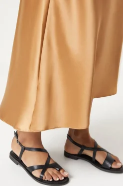 Principles: Bonnie Toe Loop Flat Sandals