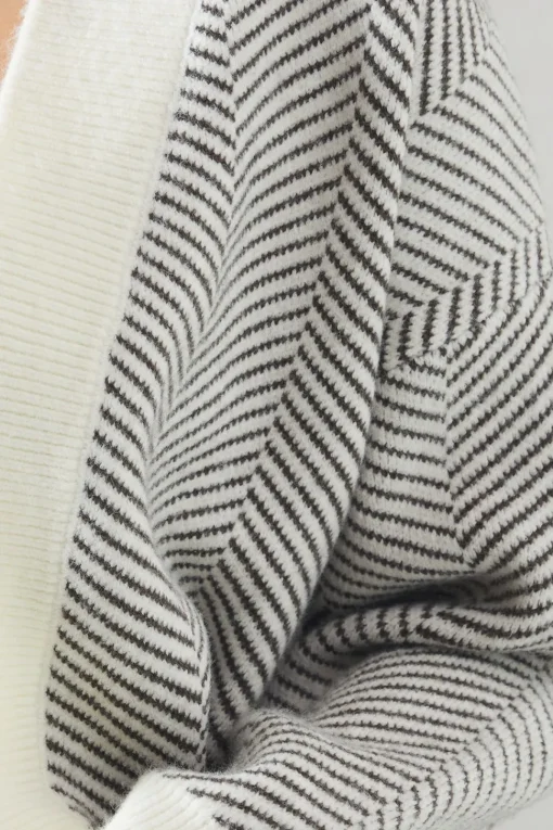 Stitch Edge To Edge Cardigan