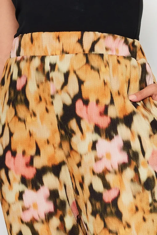 Textured Cropped Harem Trousers