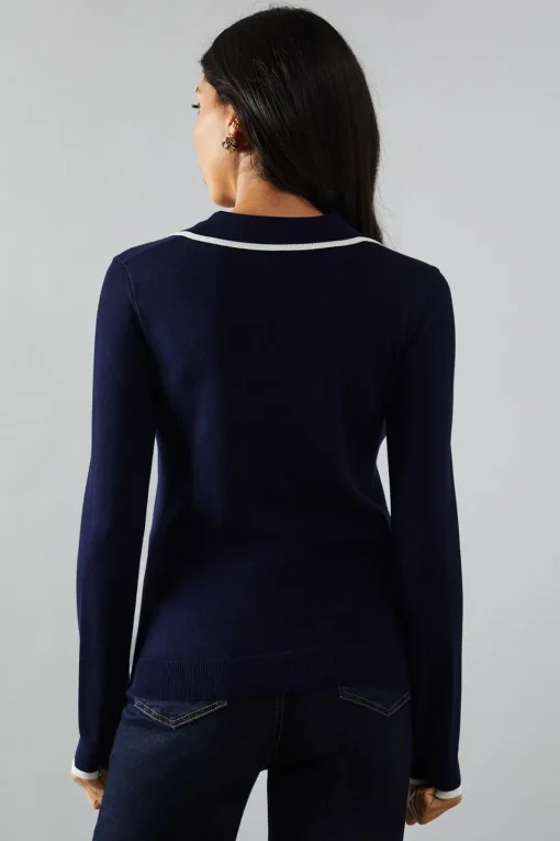 Tipped collared fine gauge knitted top