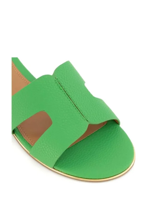'Loopers' Sandals