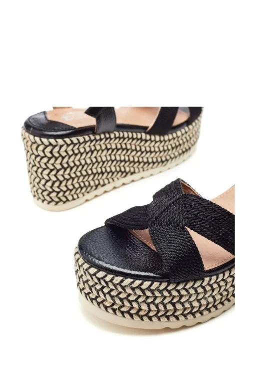 'Piala' Textile Wedges